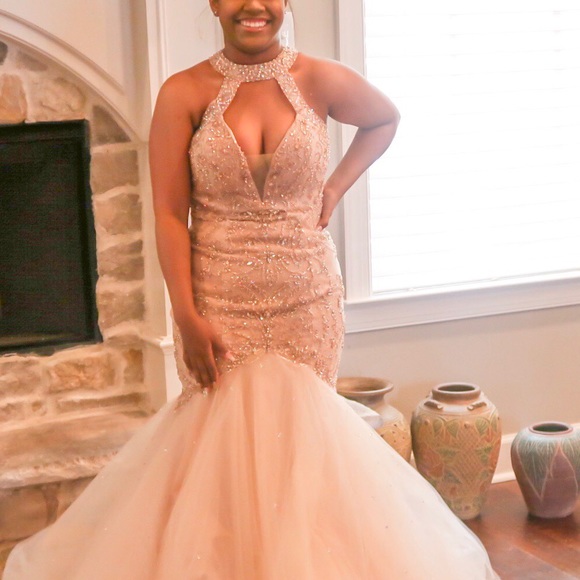 PROM DRESS - Picture 2 of 3